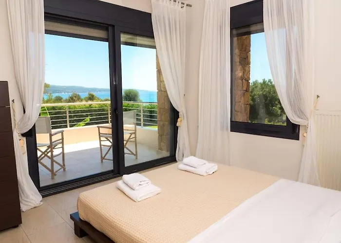 Seaside In Chalkidiki Посиди